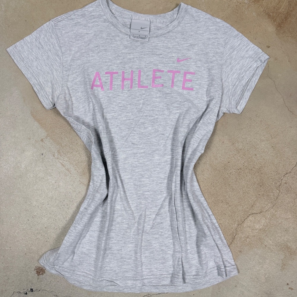 Y2K Nike Women's Gray Athlete Graphic T Shirt Size Large Athletic Fit‎